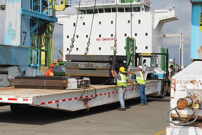 Cover Image for Port of Vancouver Reports Cargo Volume Growth 2024: West Coast Trade Pulse